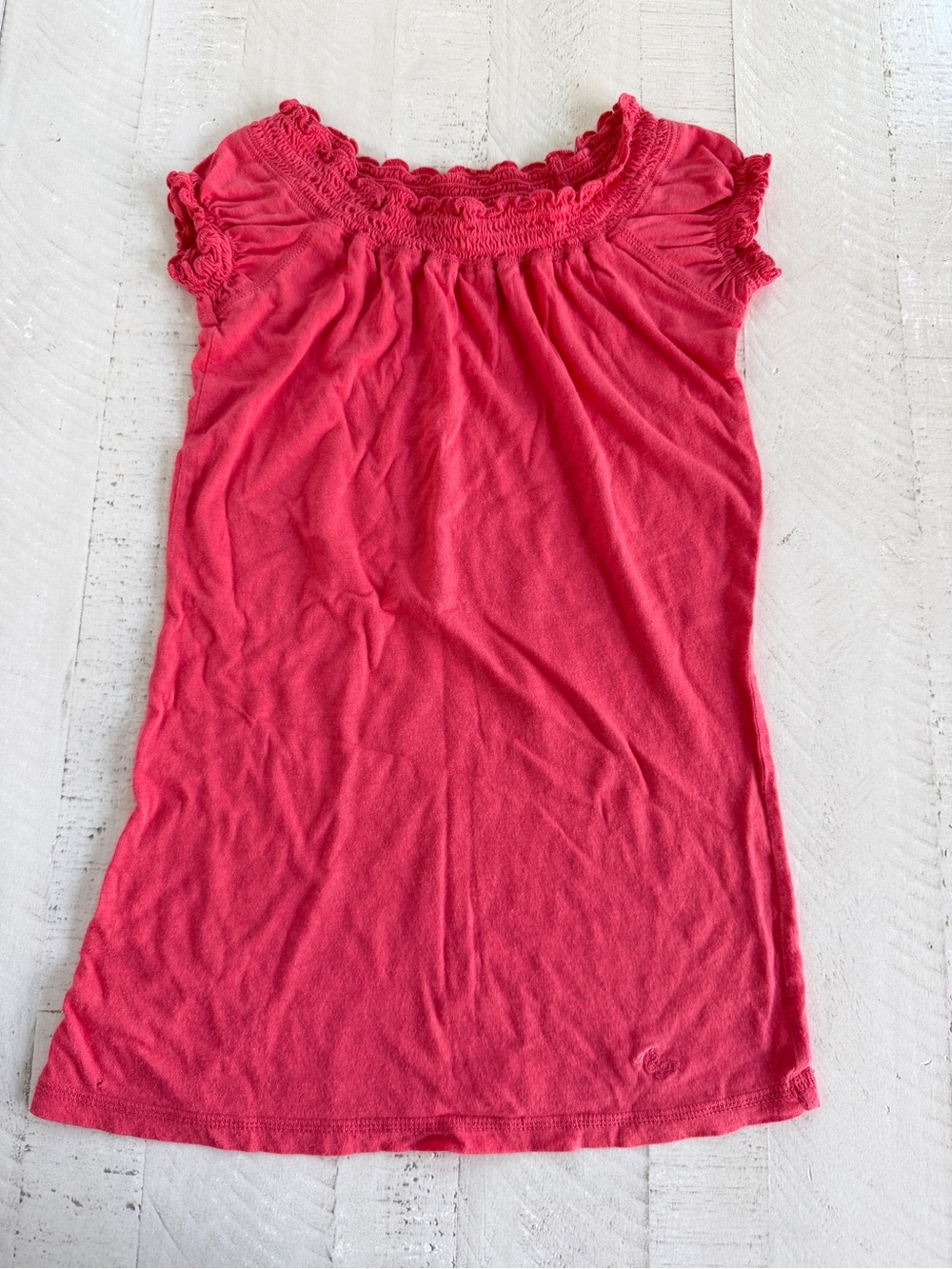 Women’s Vintage Y2K Abercrombie & Fitch Smocked scoop neck long Tee in Pink!